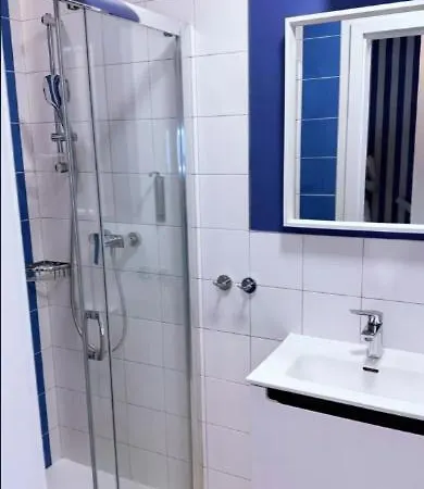 Holenderska With Free Parking Apartment